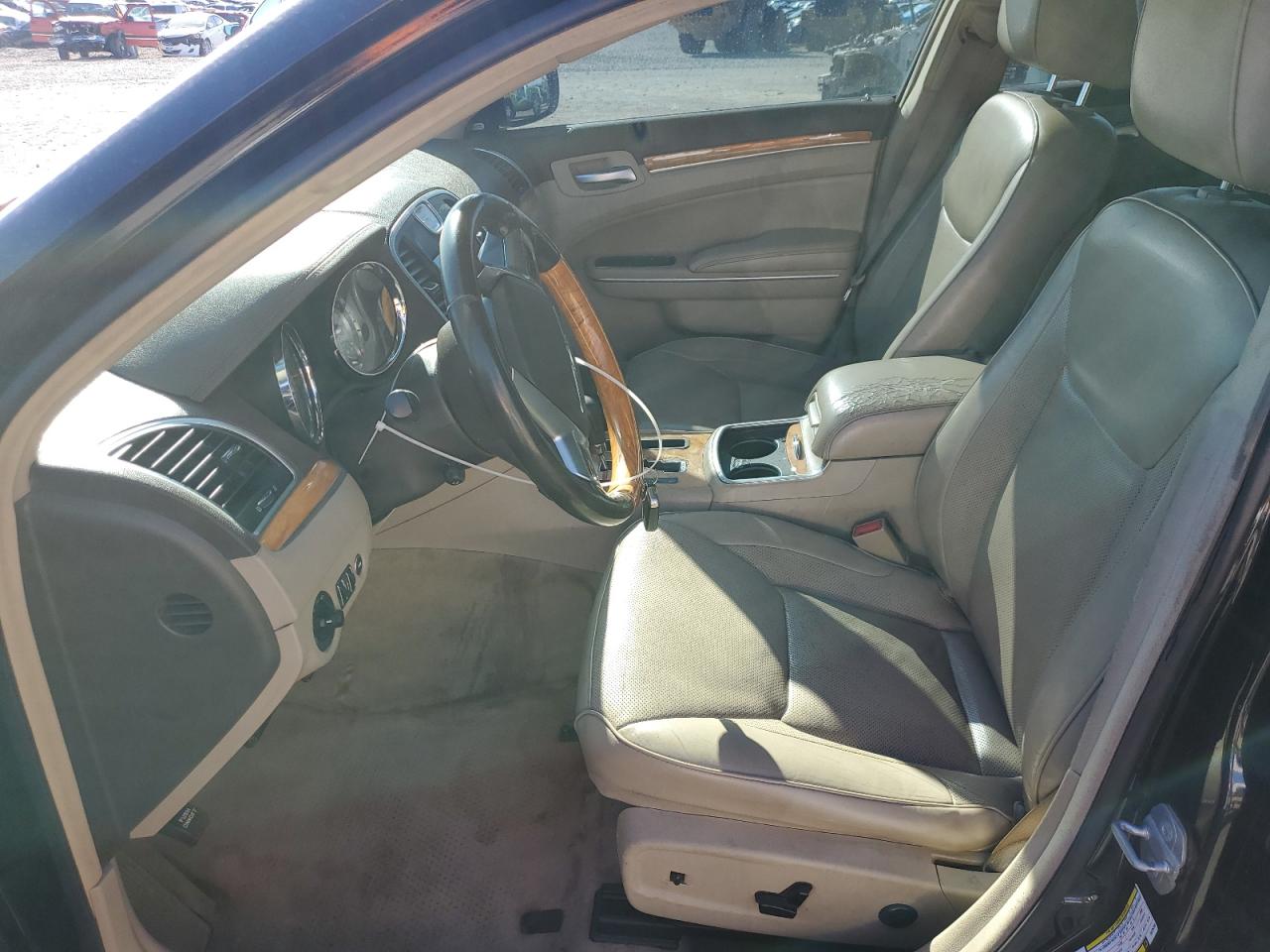 2012 Chrysler 300 - Image 7