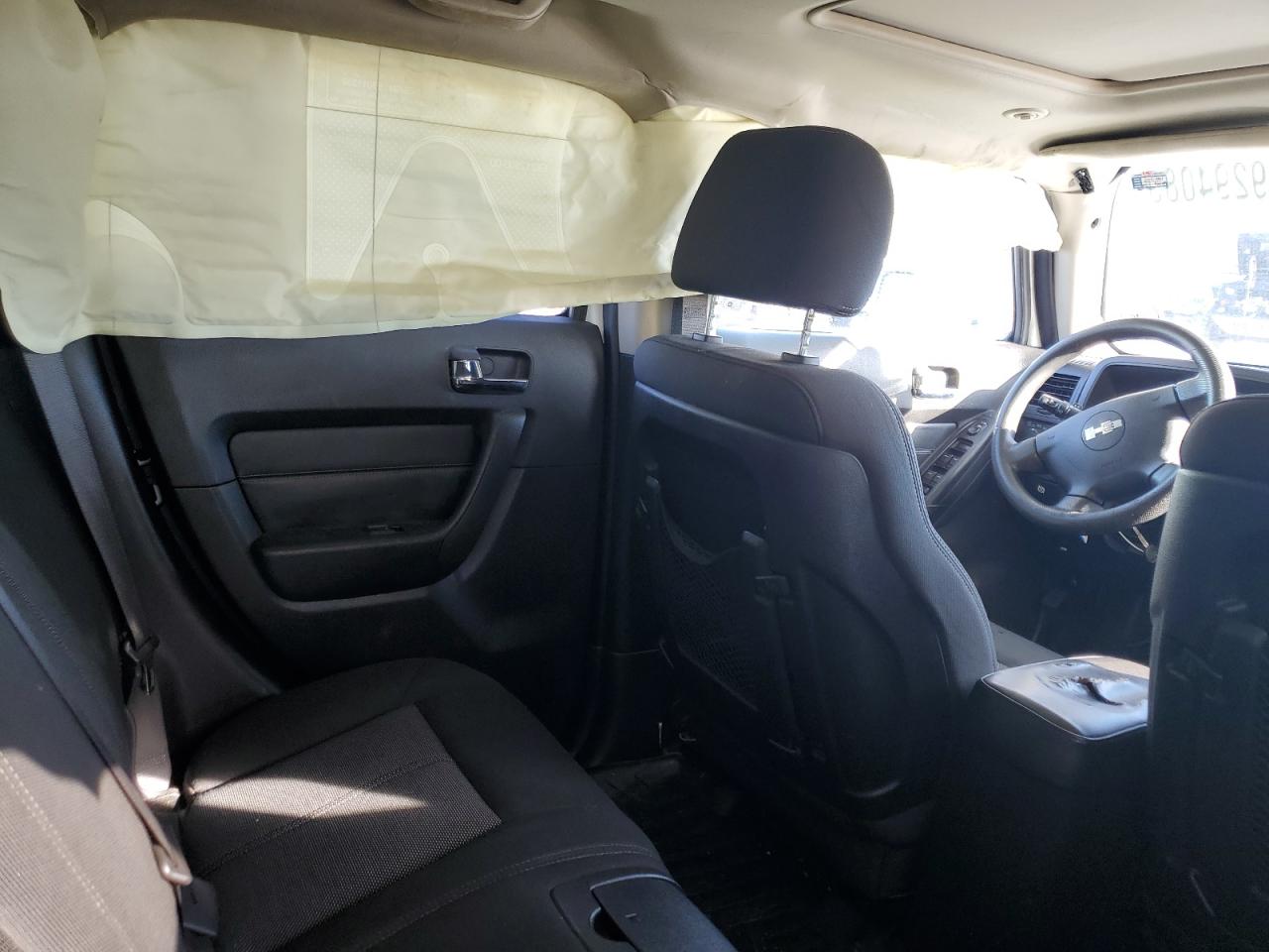 2010 Hummer H3 - Image 10