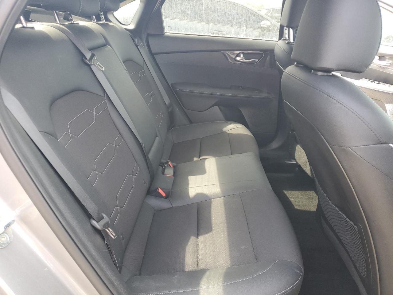 2023 Kia Forte - Image 10