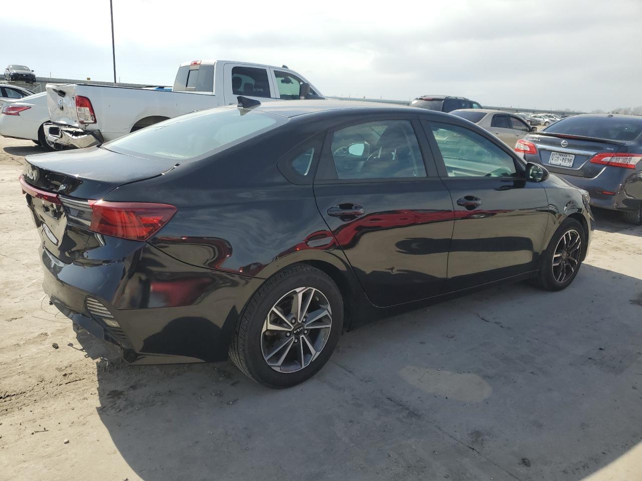 2023 Kia Forte - Image 3