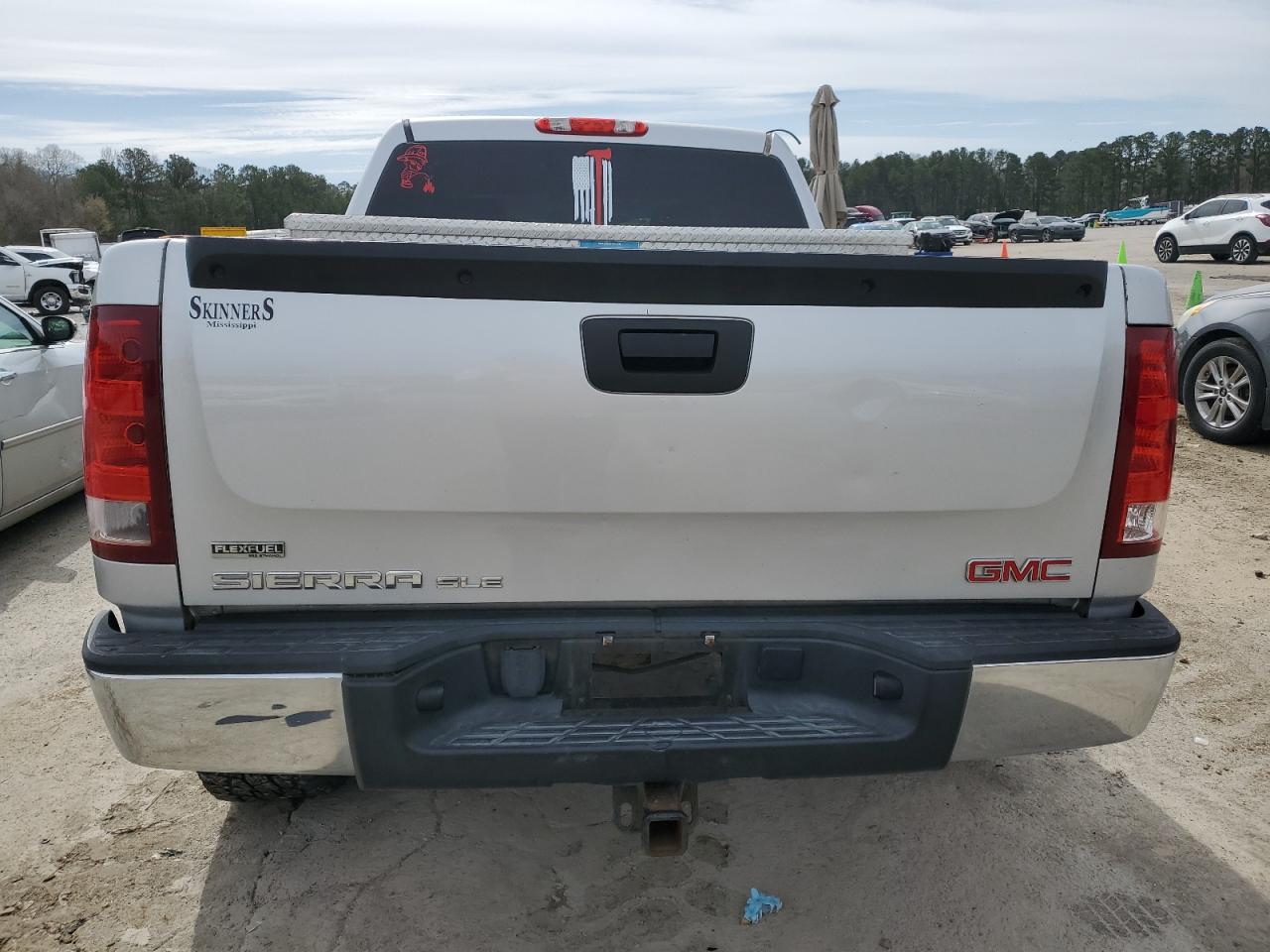 2010 GMC Sierra - Image 6