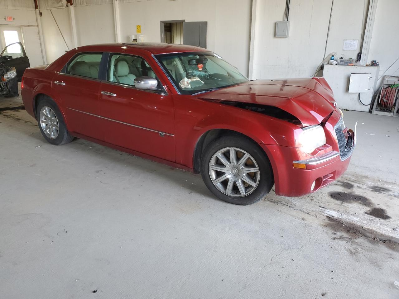 2010 Chrysler 300 - Image 4