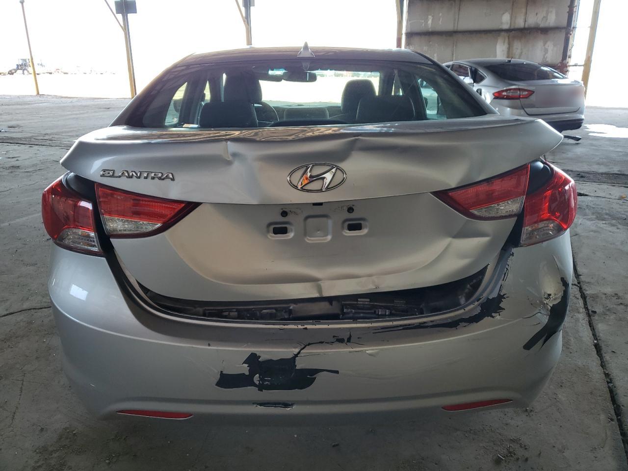 2013 Hyundai Elantra - Image 6