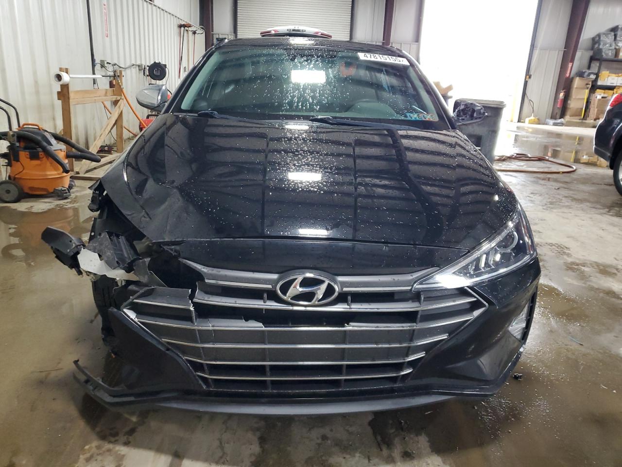 2019 Hyundai Elantra - Image 5