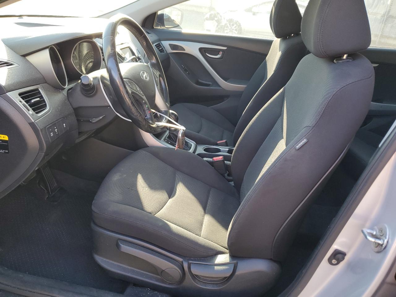 2016 Hyundai Elantra - Image 7