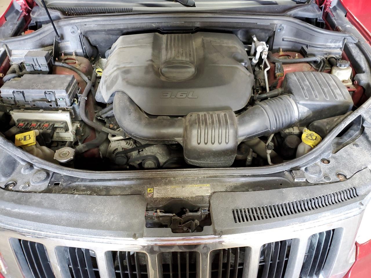 2011 Jeep Grand Cherokee - Image 12