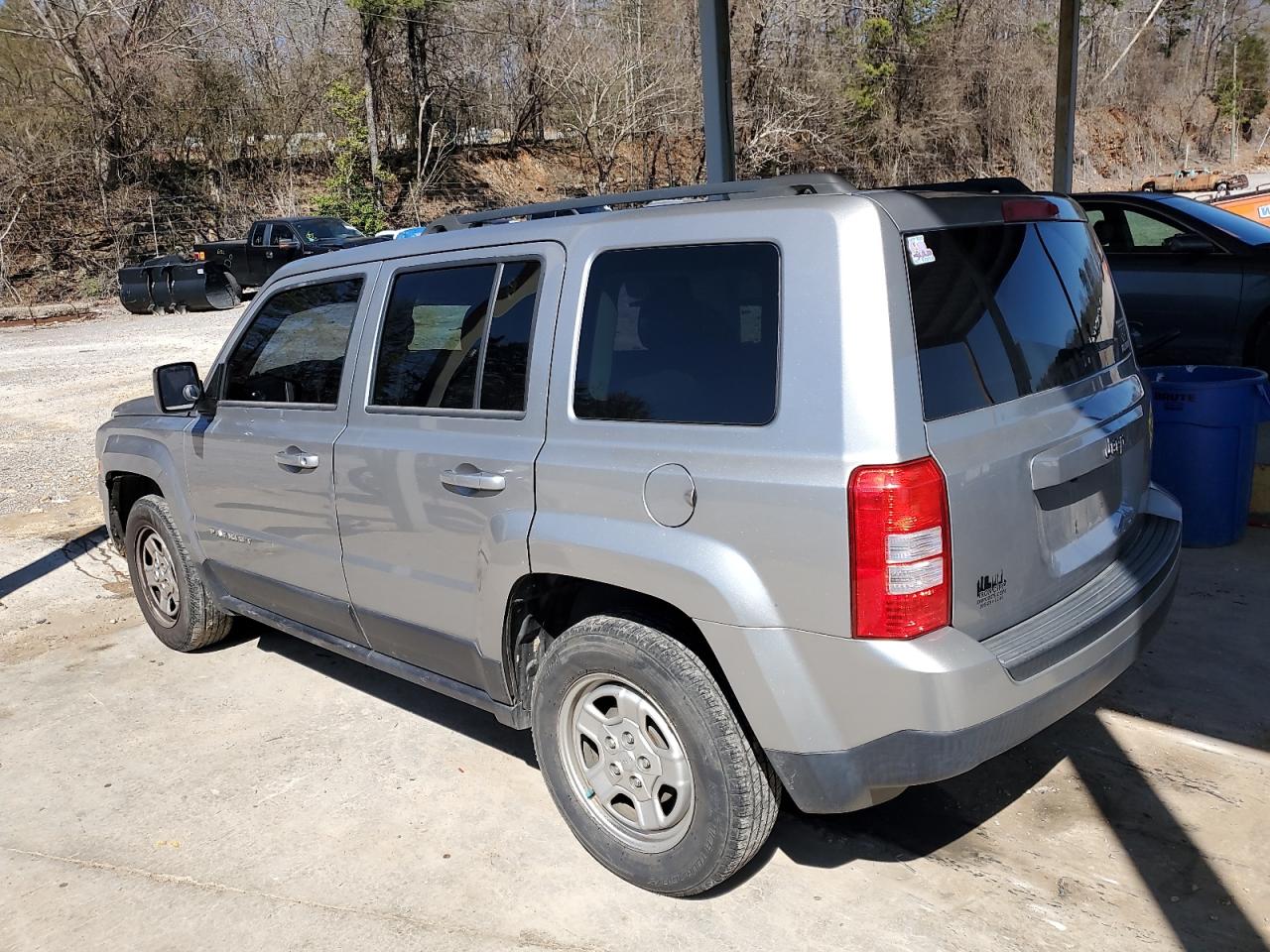 2015 Jeep Liberty (Patriot) - Image 2
