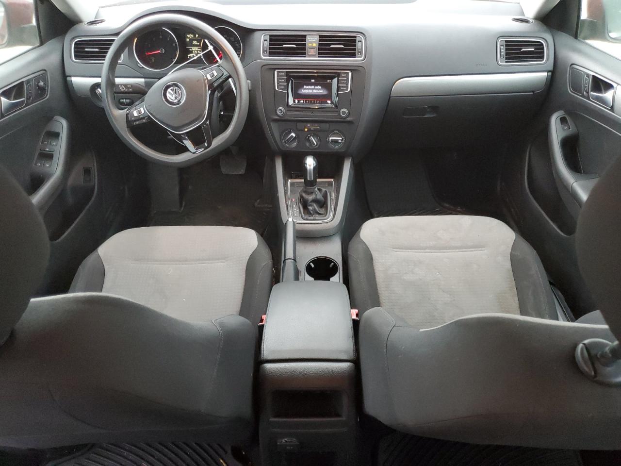 2017 Volkswagen Jetta - Image 8