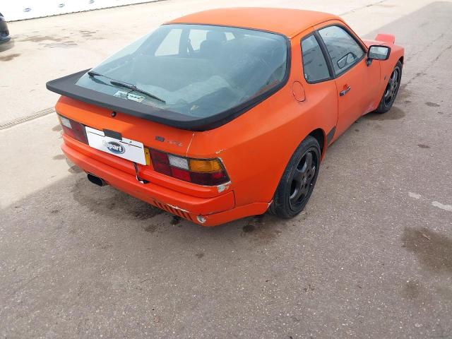 1984 PORSCHE 944