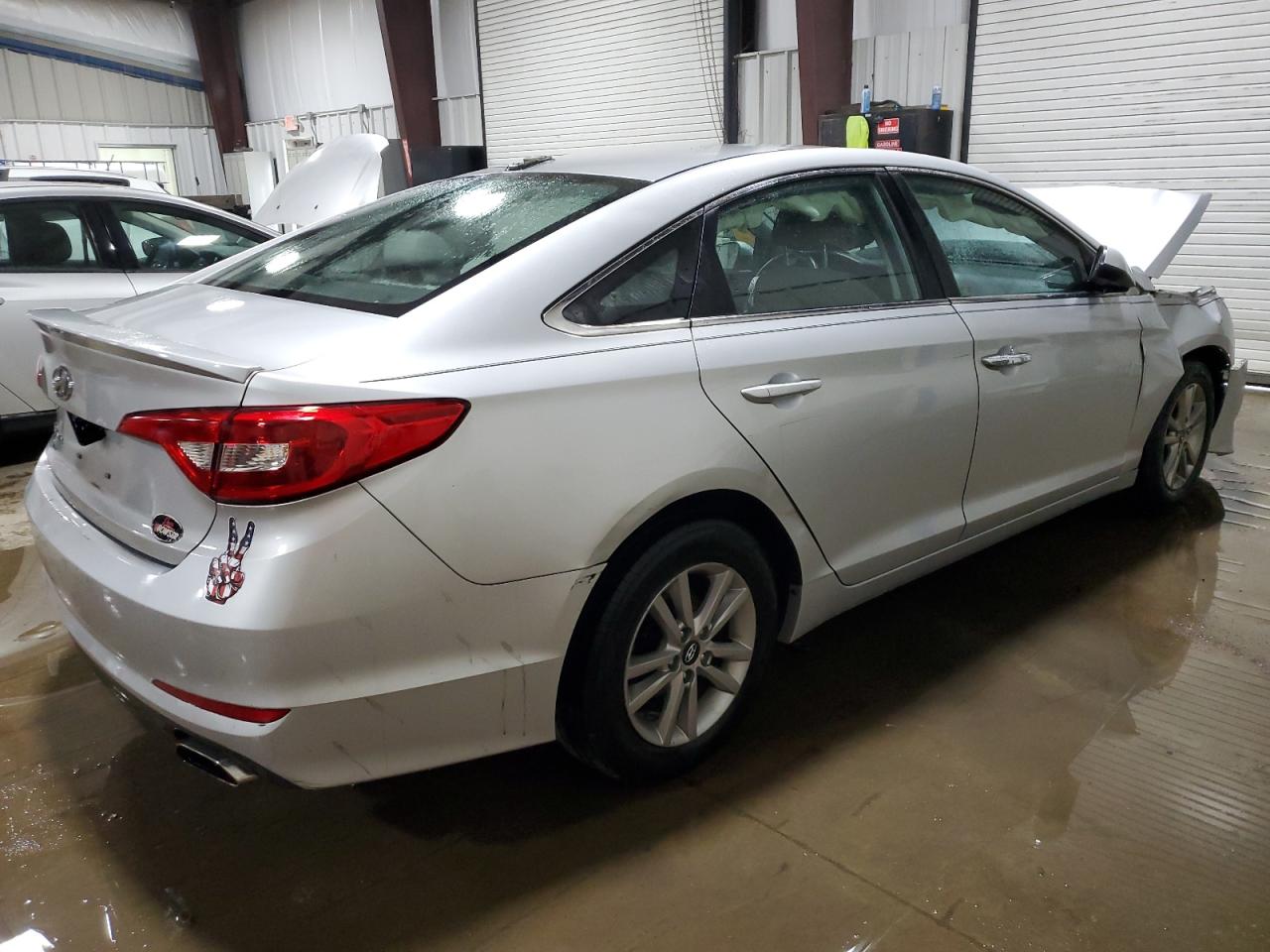 2016 Hyundai Sonata - Image 3