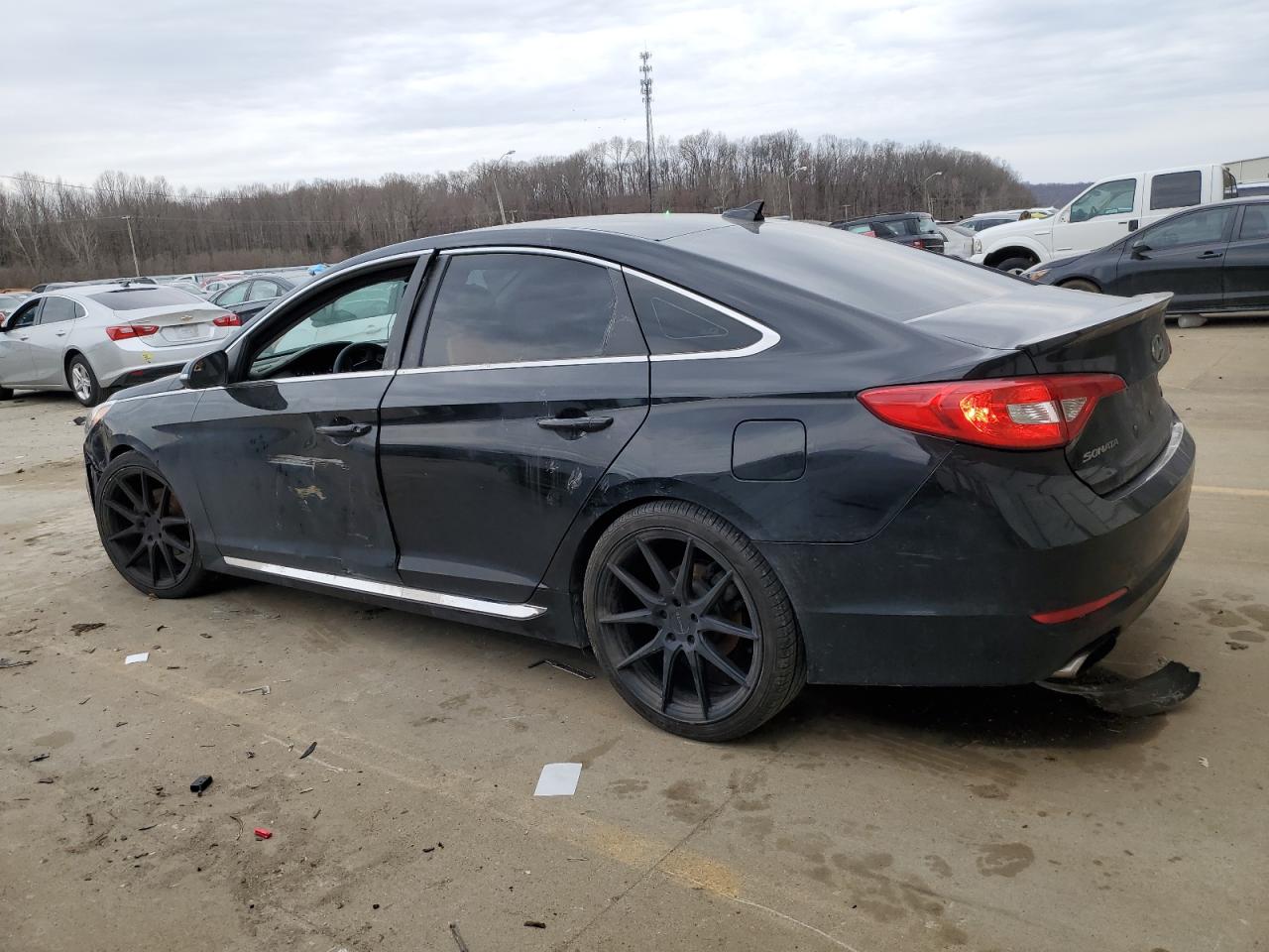 2015 Hyundai Sonata - Image 2