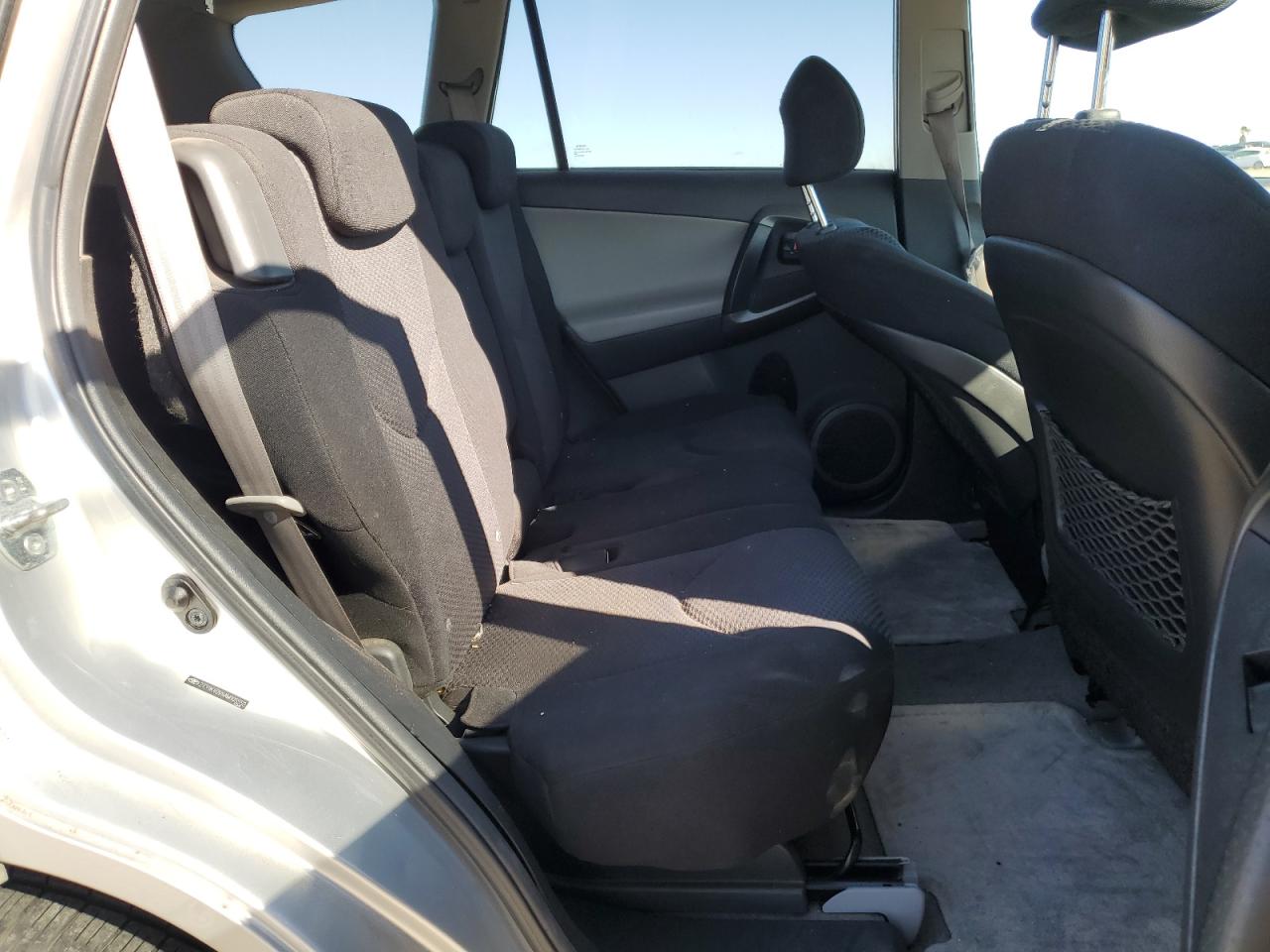 2010 Toyota RAV 4 - Image 11