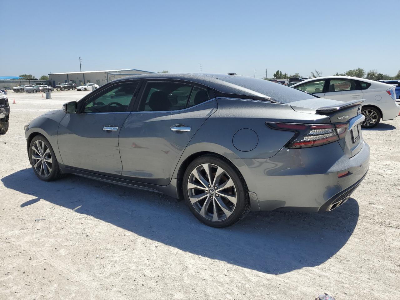 2020 Nissan Maxima - Image 2