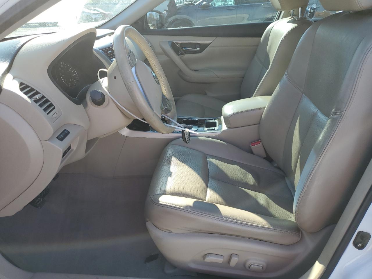 2014 Nissan Altima - Image 7