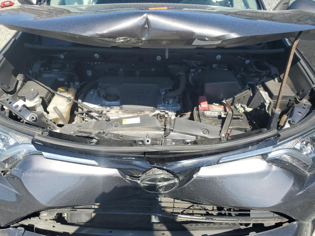 2018 Toyota RAV 4 - Image 12
