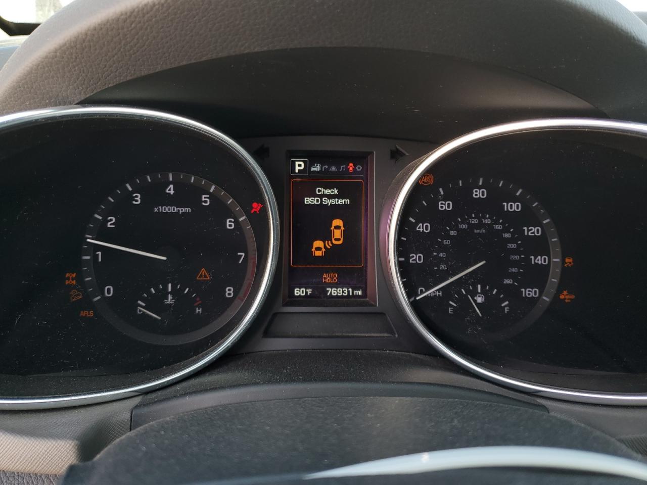2017 Hyundai Santa Fe - Image 9
