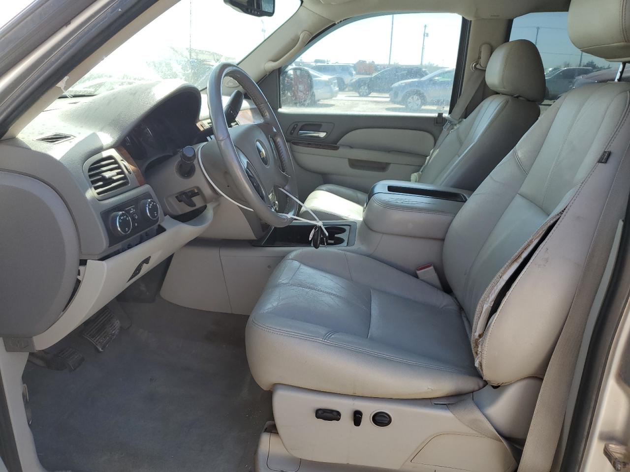 2011 Chevrolet Silverado - Image 7