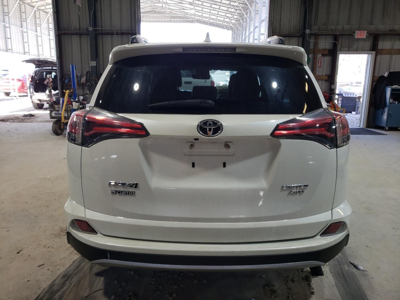 2018 Toyota RAV 4 - Image 6