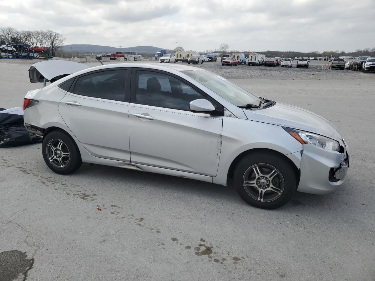 2013 Hyundai Accent - Image 4