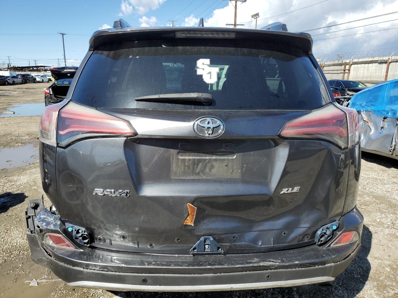 2017 Toyota RAV 4 - Image 6