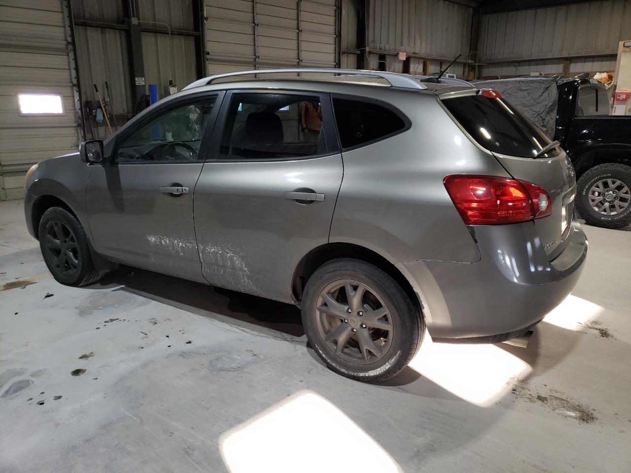 2008 Nissan Rogue - Image 2