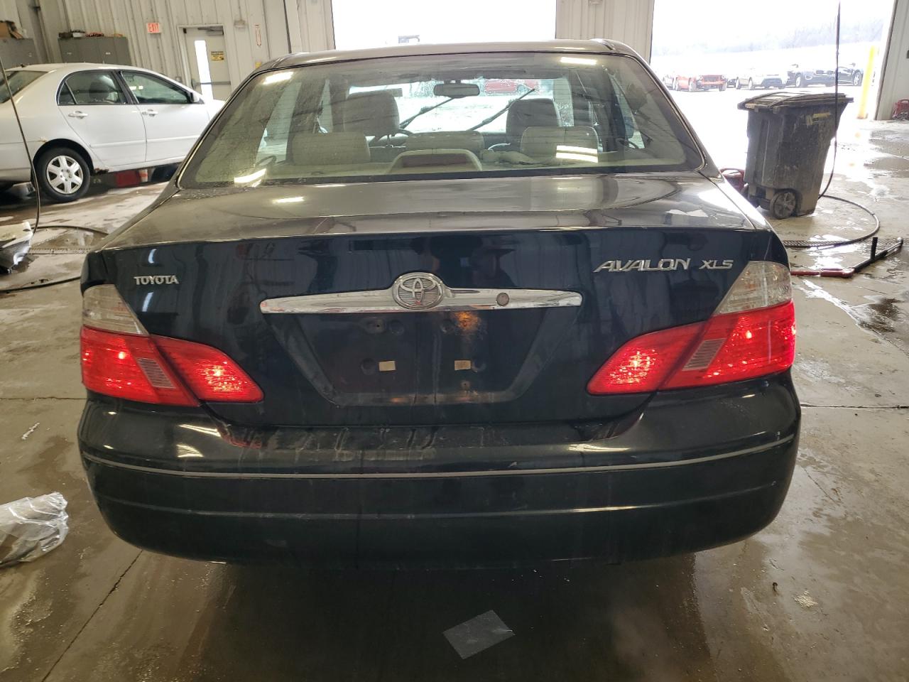 2003 Toyota Avalon - Image 6