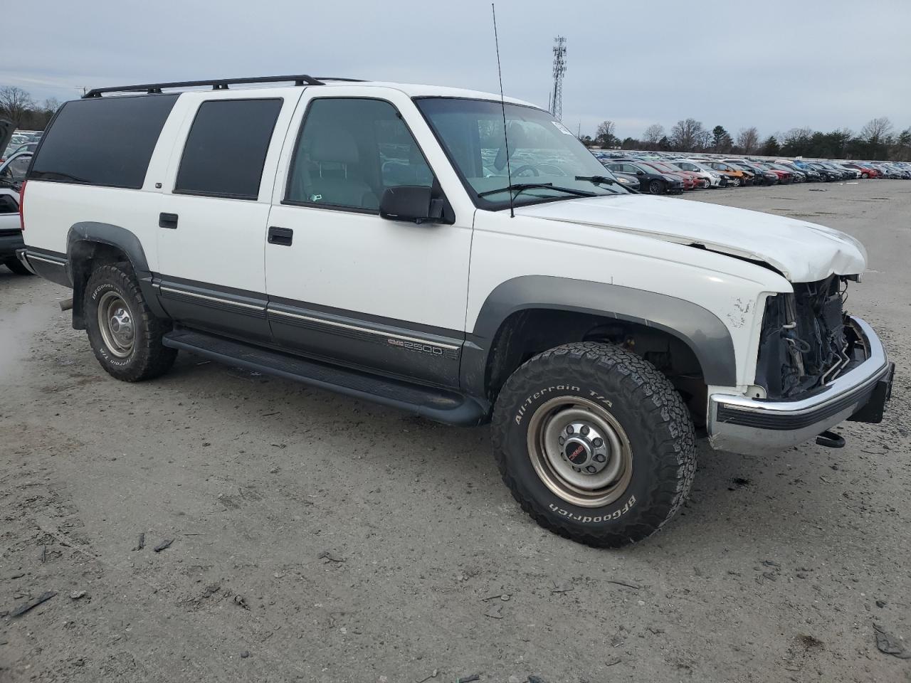 1999 GMC Suburban - Image 4