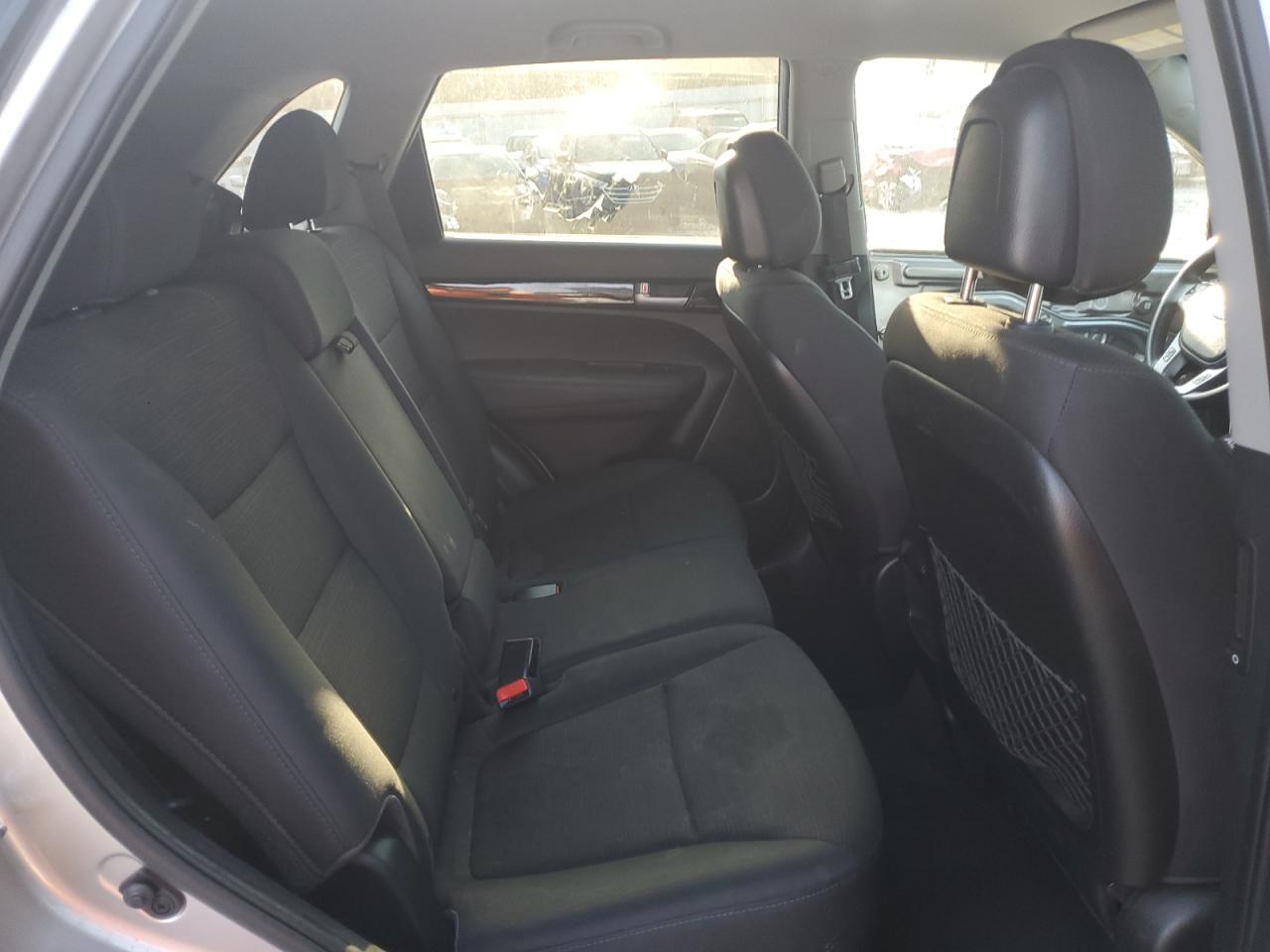 2015 Kia Sorento - Image 11