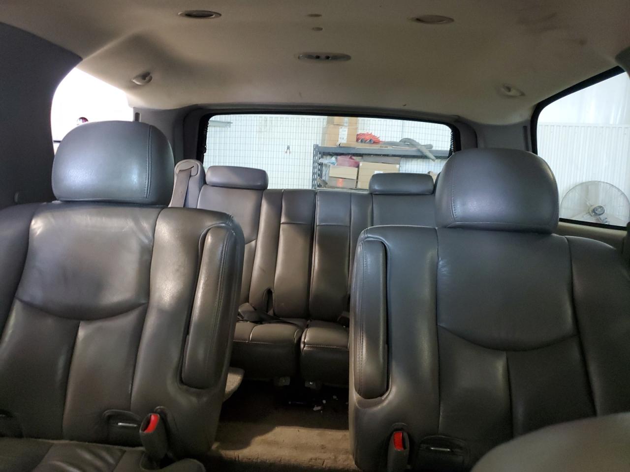2005 GMC Yukon - Image 10