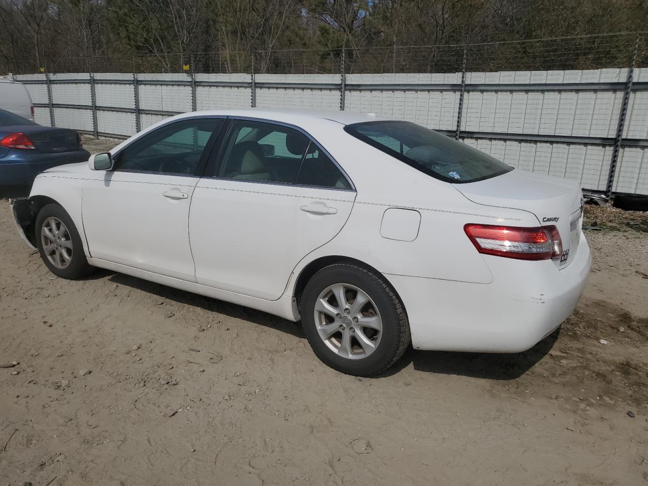 2011 Toyota Camry - Image 2