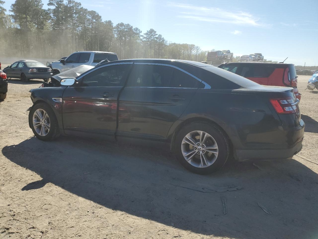 2015 Ford Taurus - Image 2