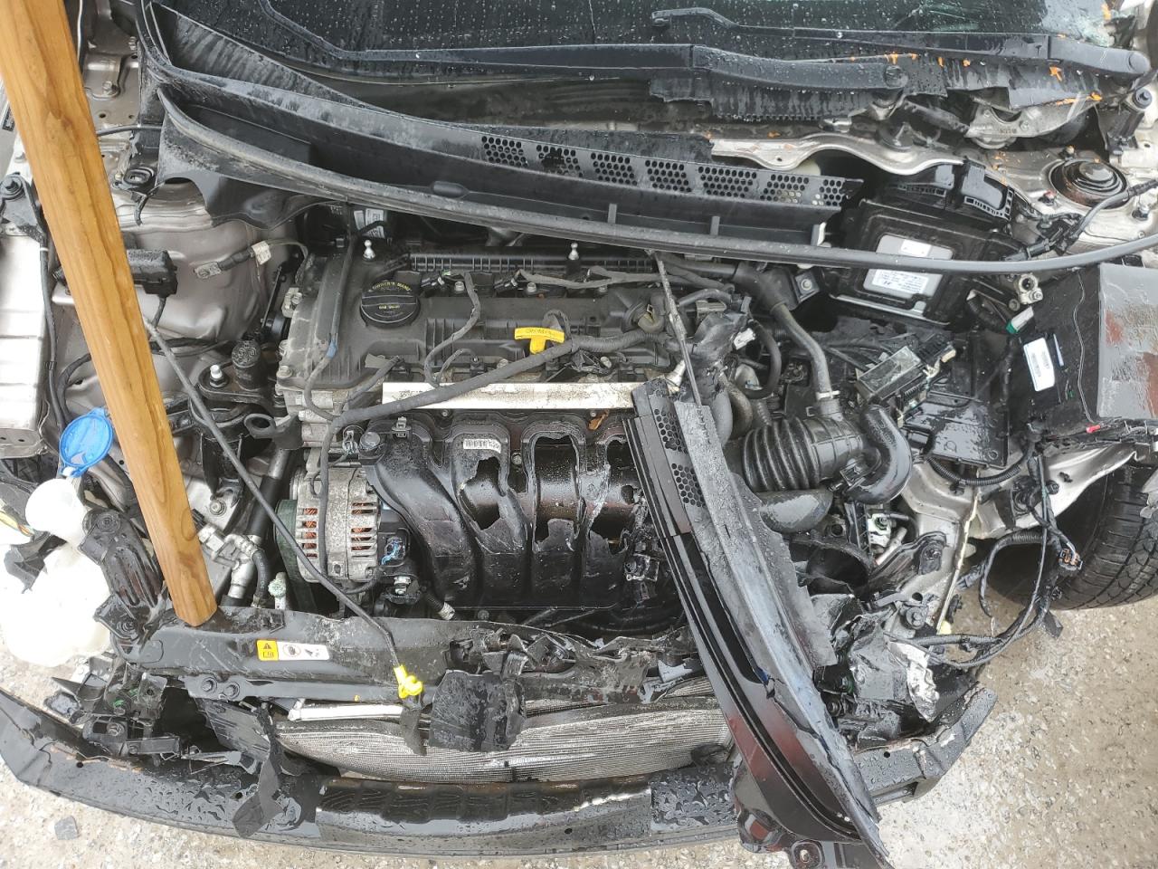 2016 Hyundai Elantra - Image 11