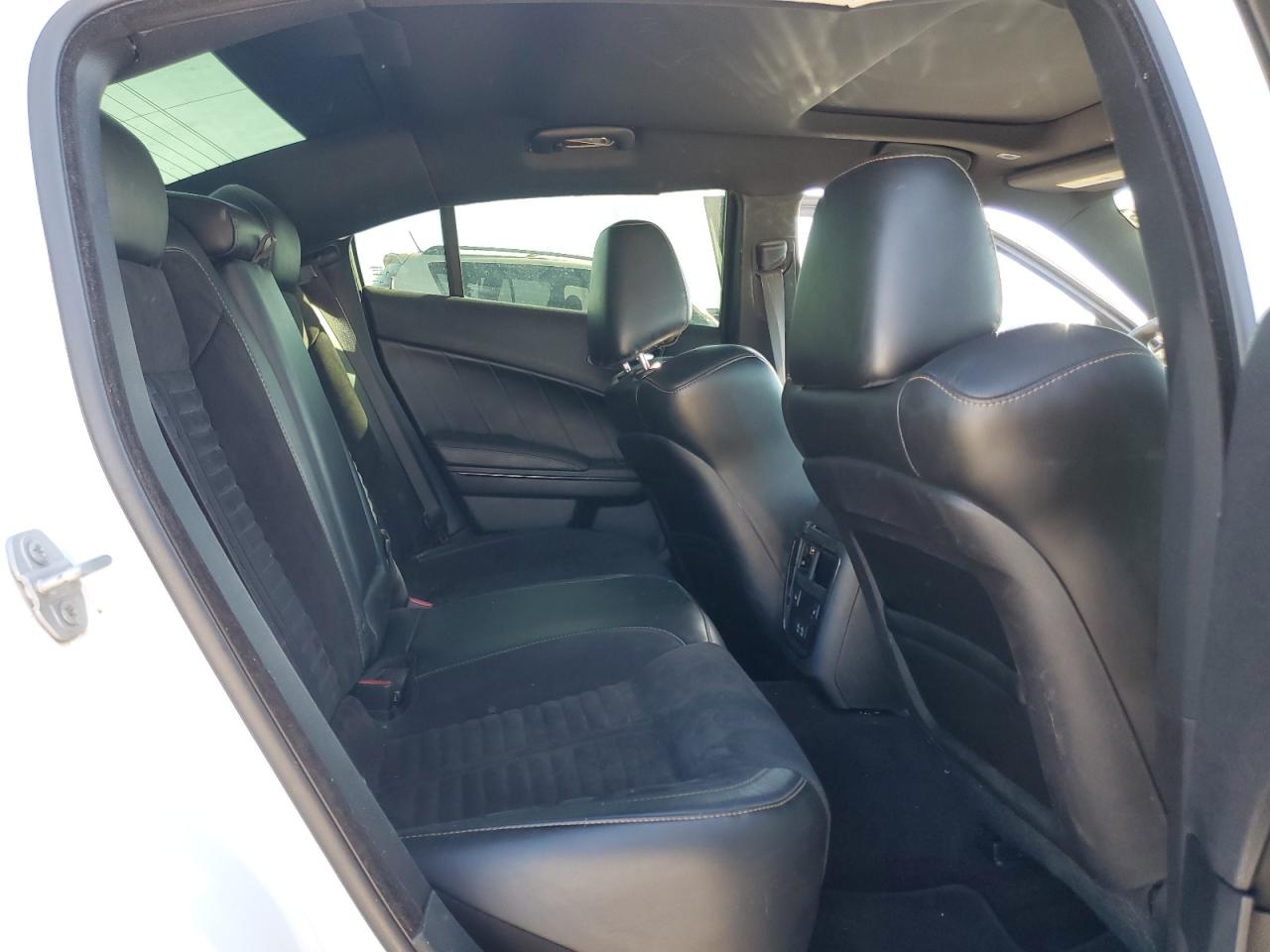 2018 Dodge Charger - Image 10