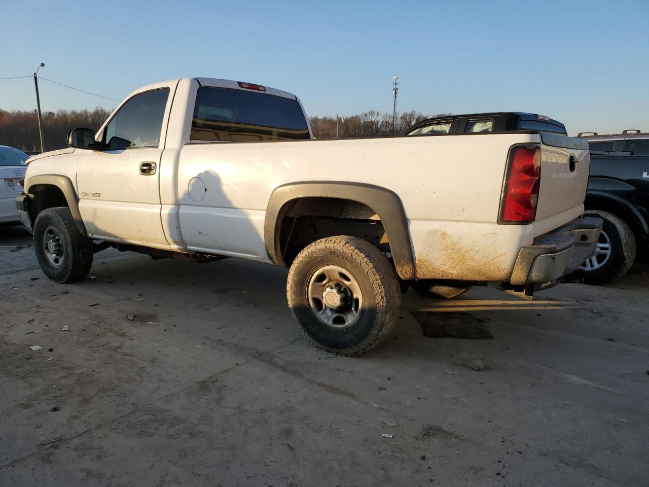 2006 Chevrolet Silverado - Image 2