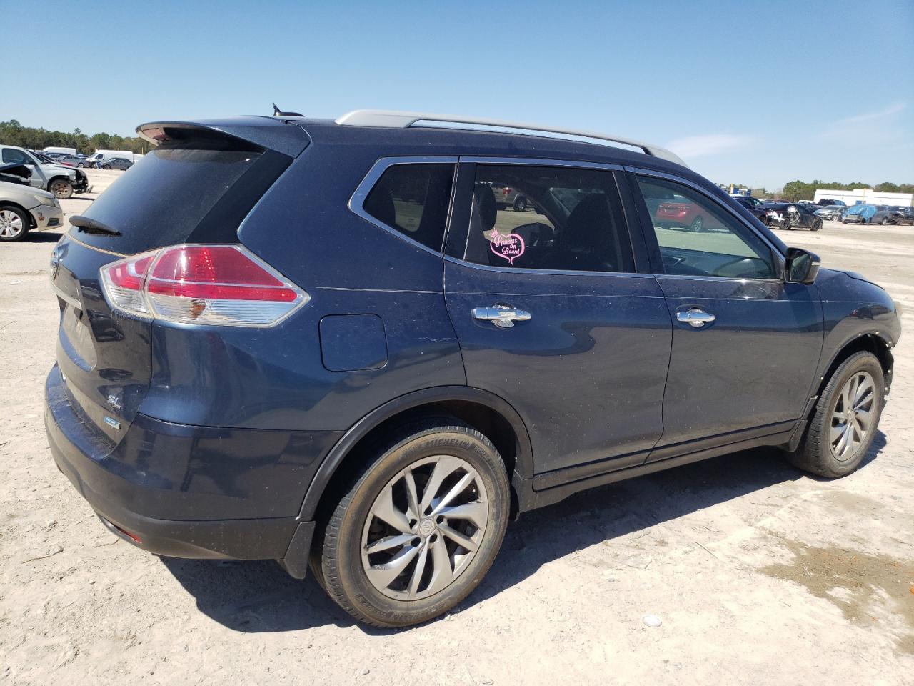 2014 Nissan Rogue - Image 3