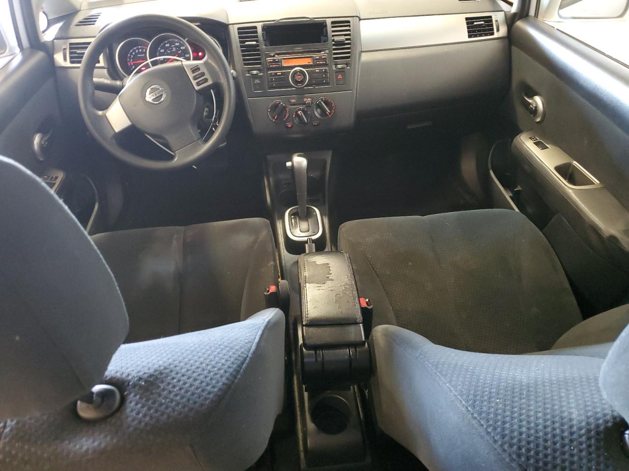 2010 Nissan Versa - Image 8