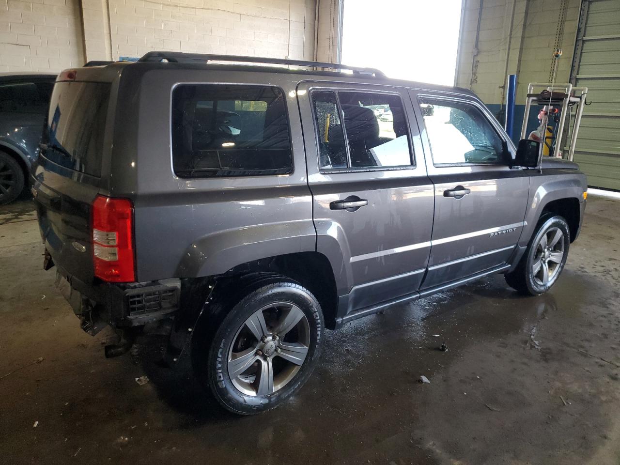 2015 Jeep Liberty (Patriot) - Image 3