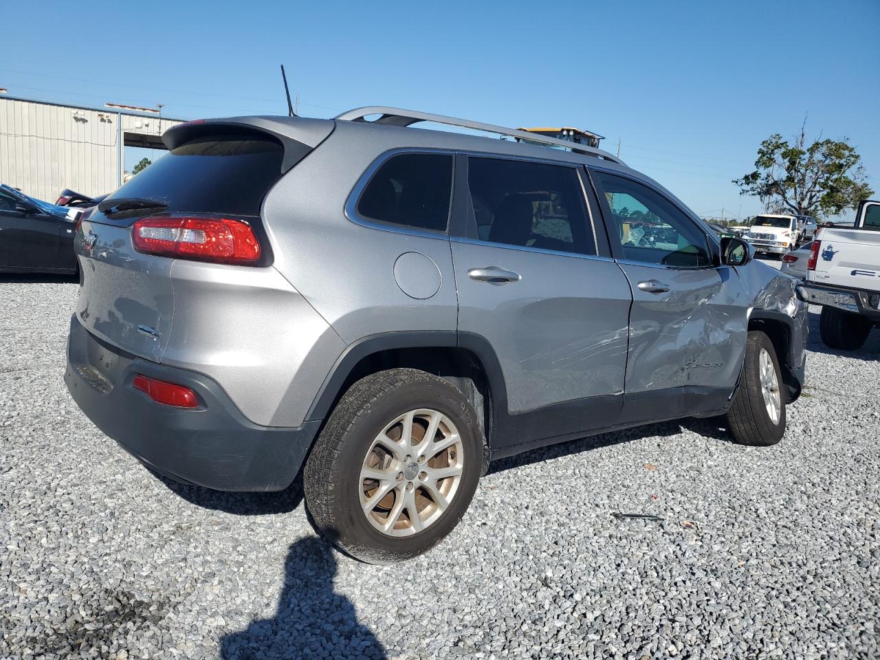 2017 Jeep Grand Cherokee - Image 3