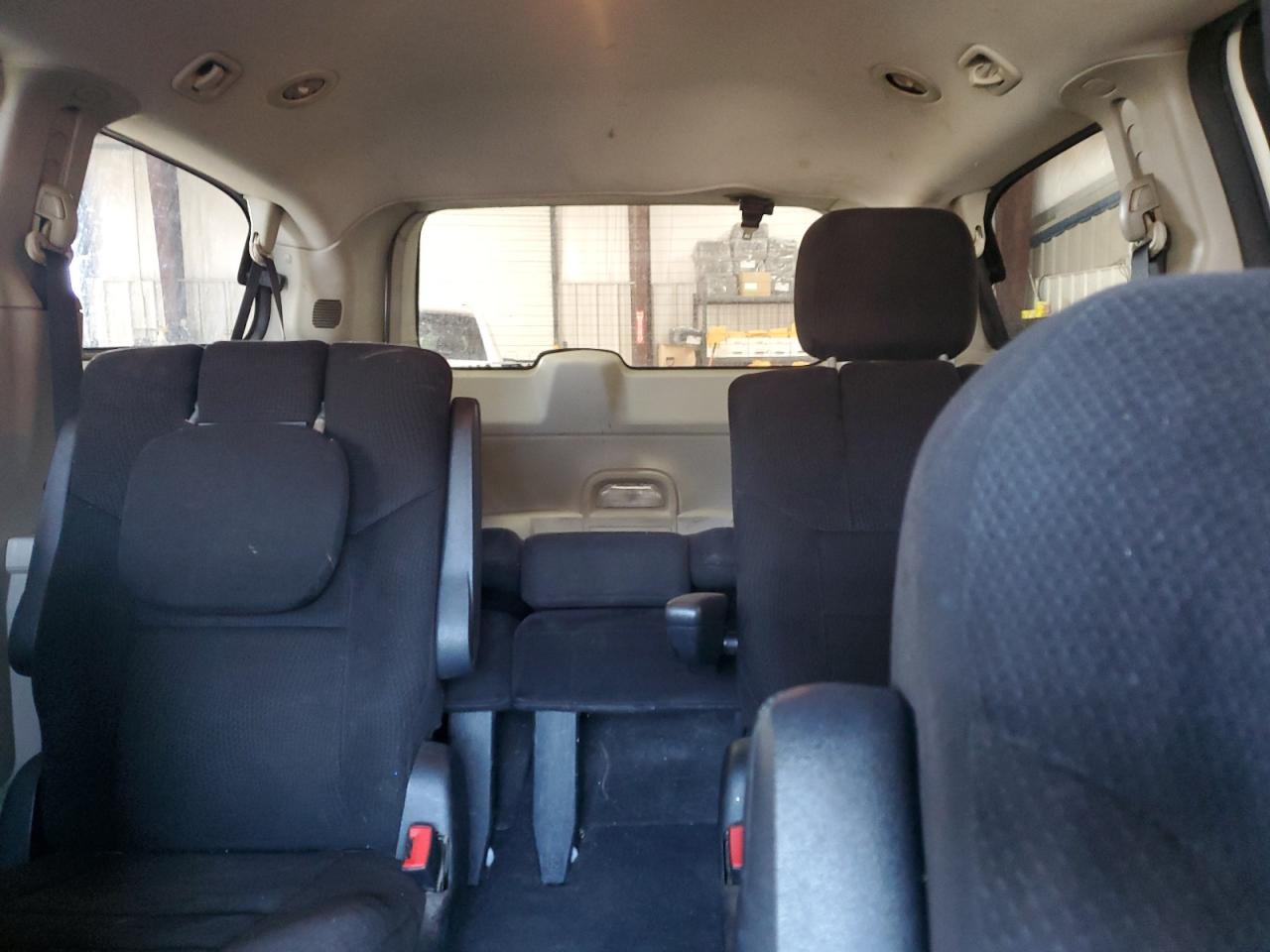 2011 Dodge Caravan - Image 10