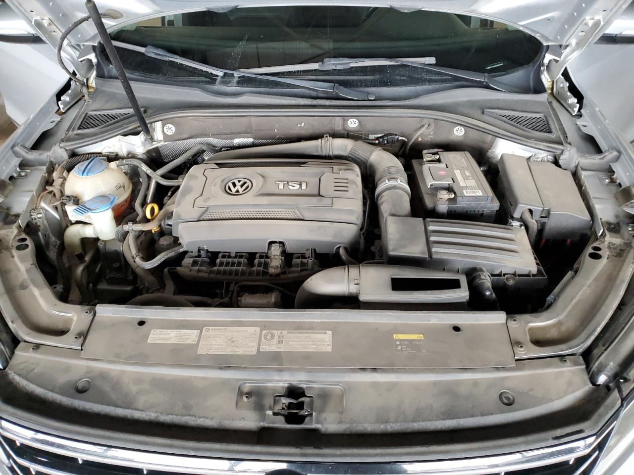 2017 Volkswagen Passat - Image 11