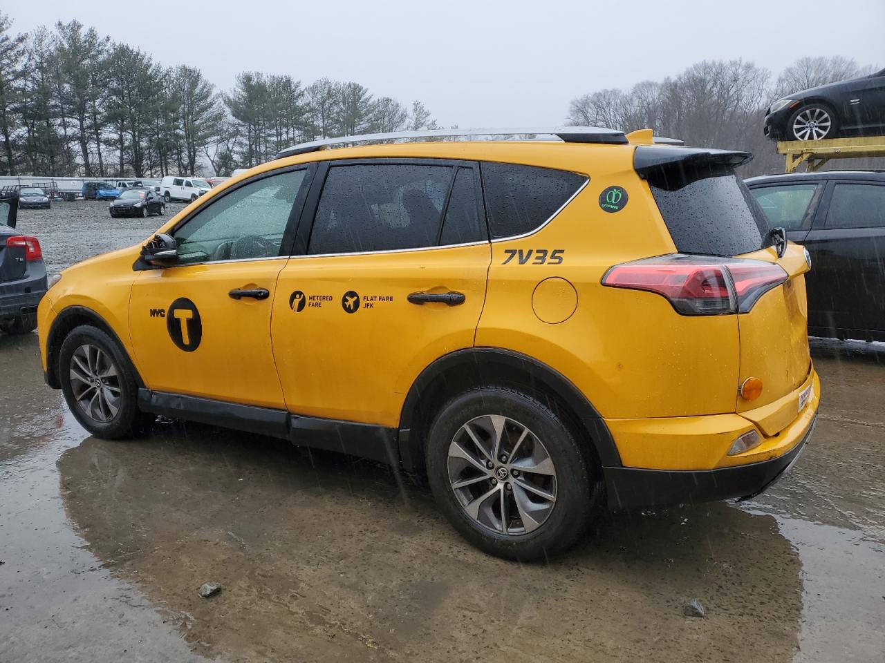 2017 Toyota RAV 4 - Image 2
