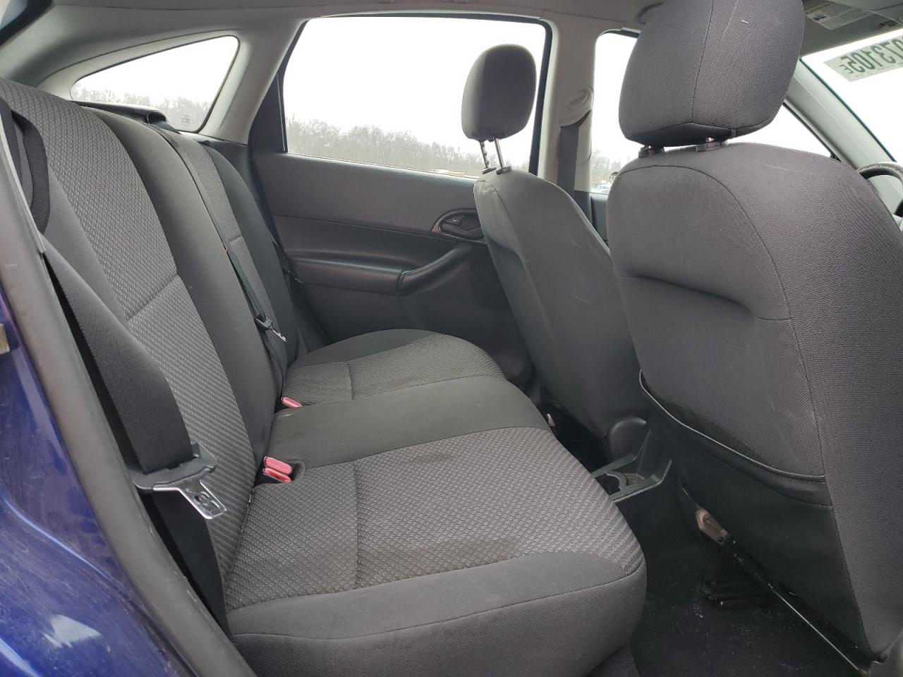 2005 Ford Focus - Image 10