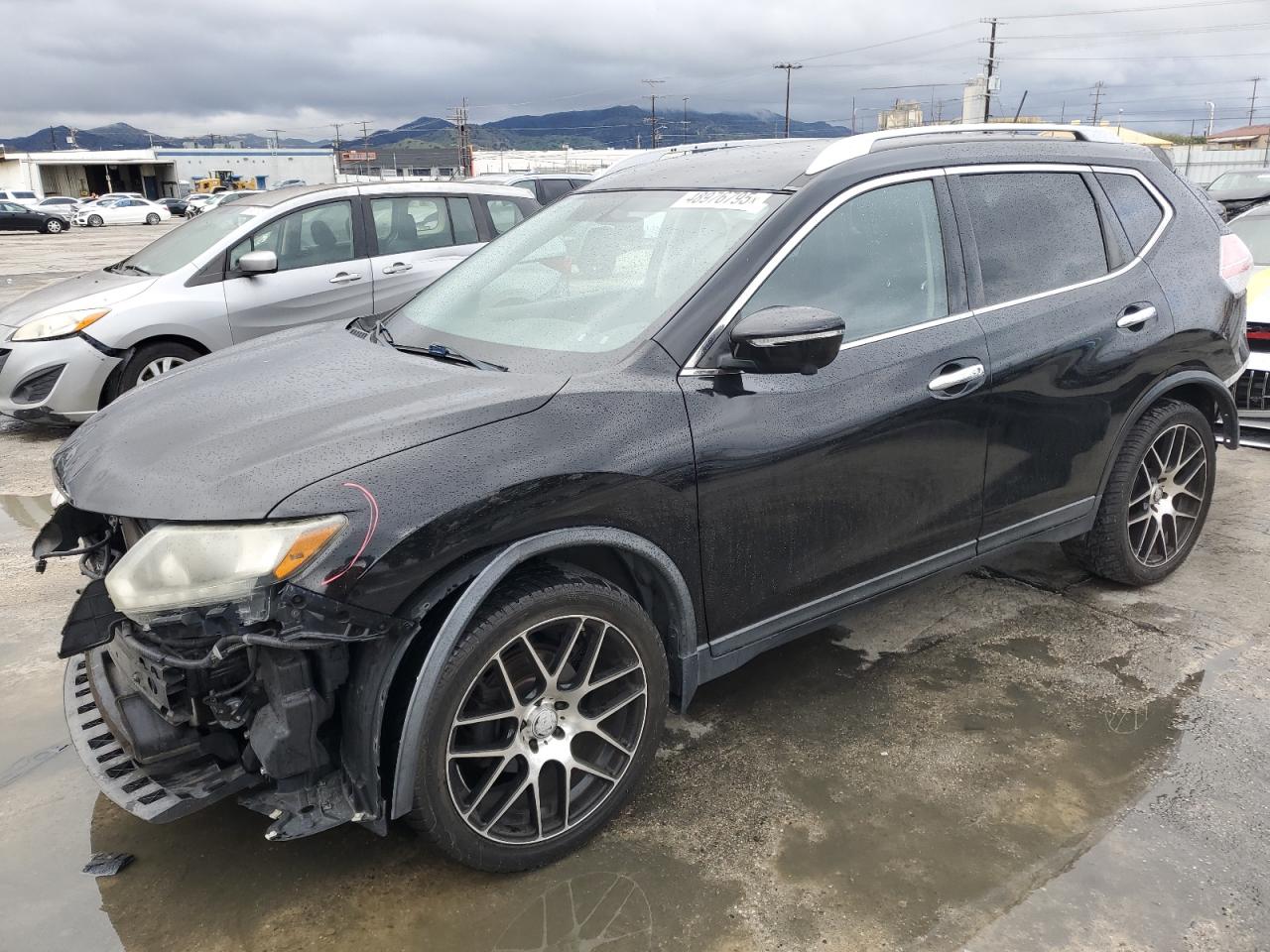 2015 Nissan Rogue - Image 1