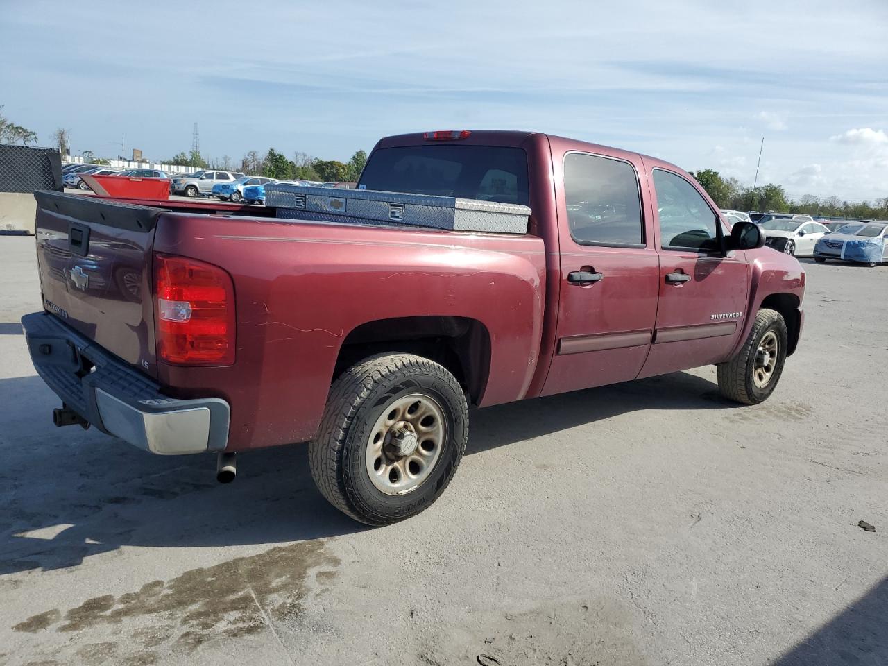 2009 Chevrolet Silverado - Image 3