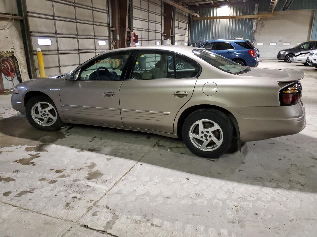 2003 Pontiac Bonneville - Image 2