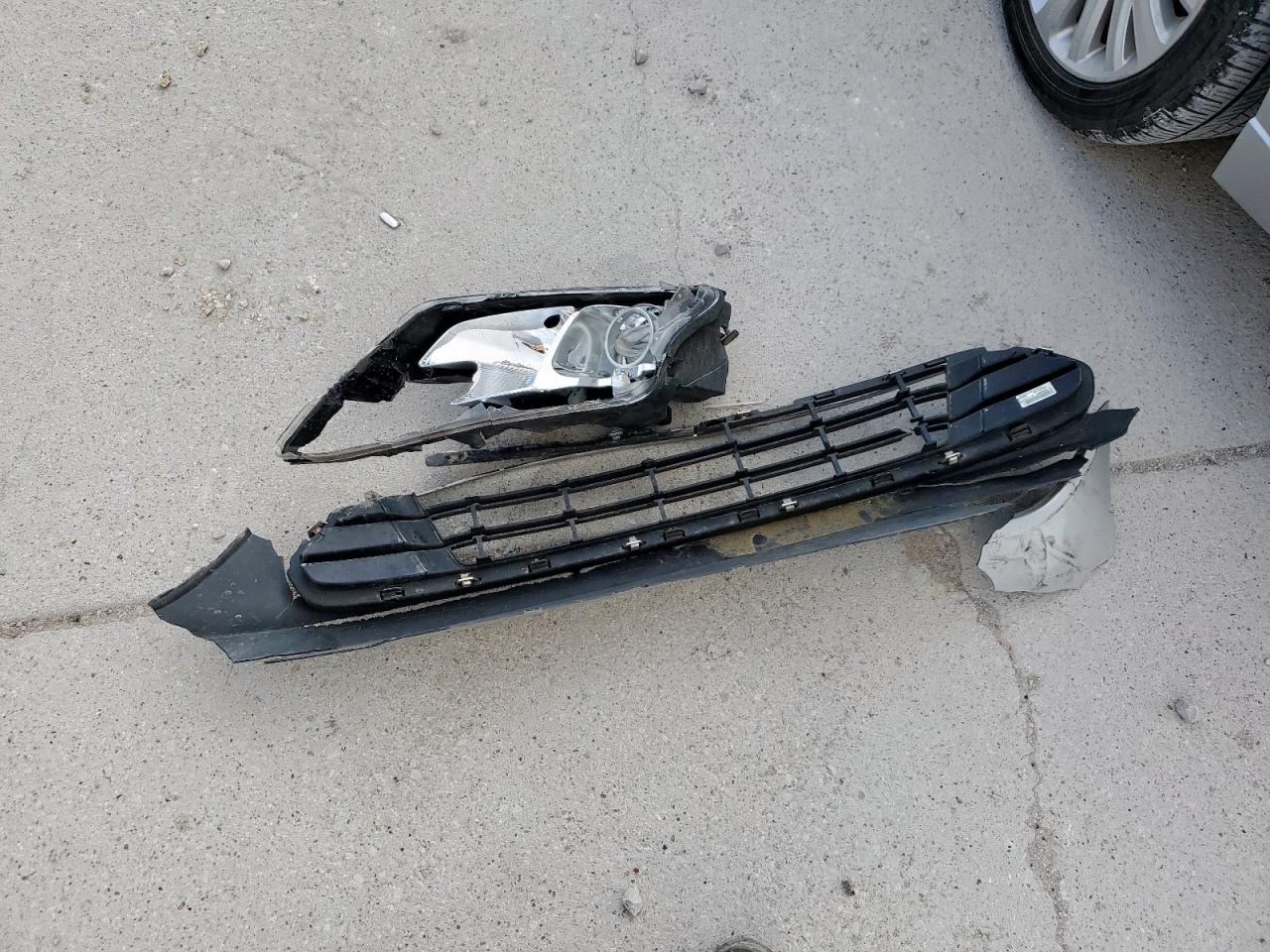 2010 Ford Fusion Hybrid VIN: 3FADP0L37AR376981 Lot: 50951285