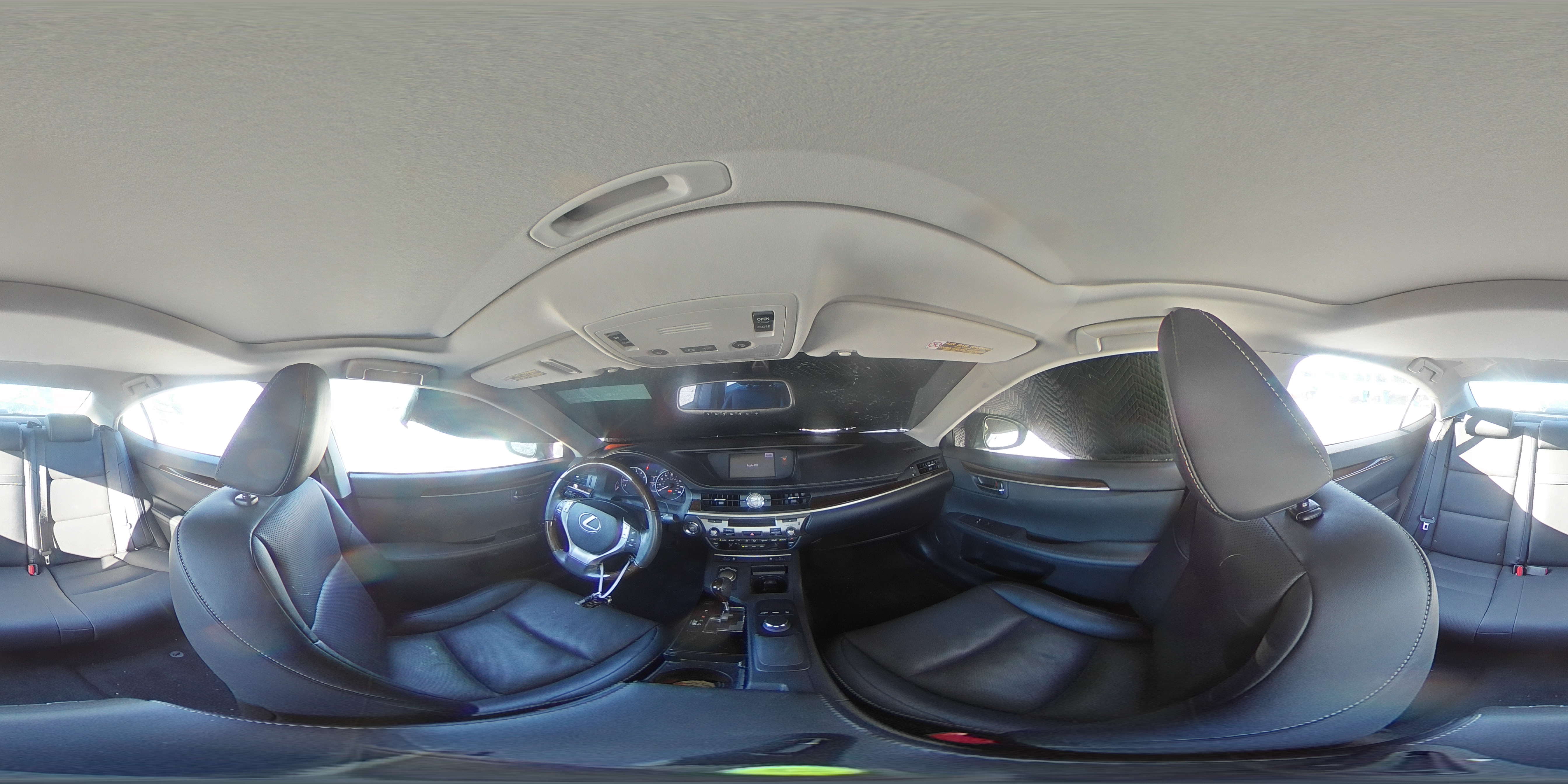 2014 Lexus ES - Image 12