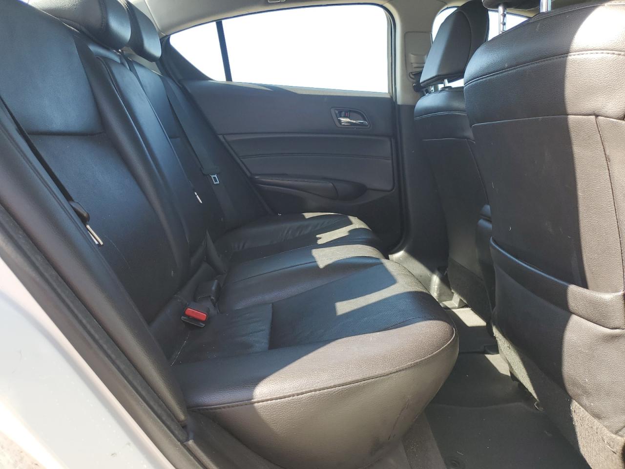 2016 Acura ILX - Image 10