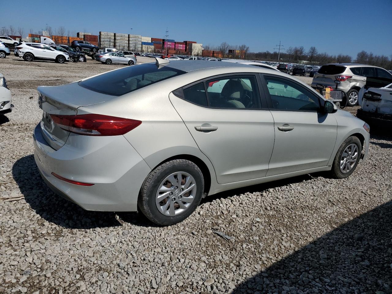2017 Hyundai Elantra - Image 3