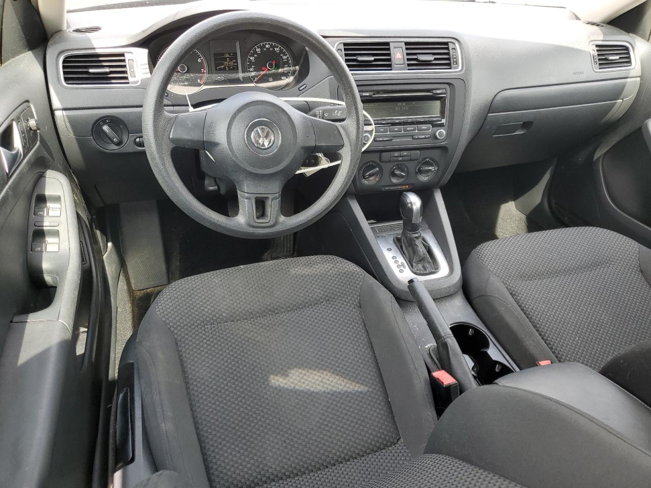 2014 Volkswagen Jetta - Image 8